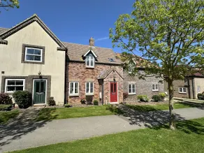 Lee's Plaice - Pool and Beach Access - Sleeps 5 - Image 2