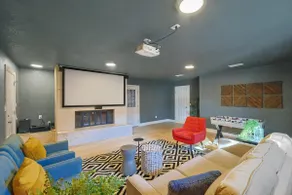 Amazing Big Home - Cinema Room Pool and Jacuzzi - Image 4