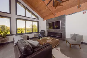 Cedar Loft by The Inn & Spa at Cedar Falls - Image 2