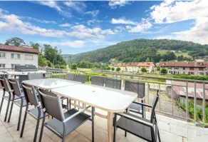 Family home and spa with pool and hot tub - Image 5