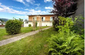 Family home and spa with pool and hot tub - Image 2
