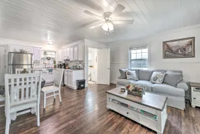 Waterfront Dunlap Cottage: Large Yard + Views - Image 3