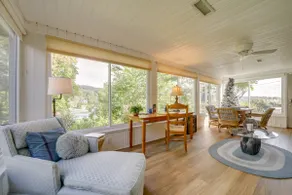 Serene Lake Junaluska Gem: Deck & Mountain Views - Image 2