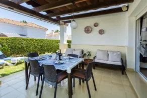 Luxury Spa and golf villa Denton - Image 5