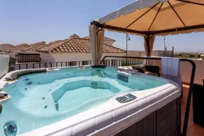 Luxury Spa and golf villa Denton - Image 3