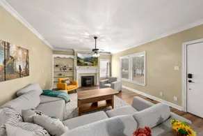 Historic Waco Bear Den! 5 BR/4BA | Garage |Hottub - Image 3