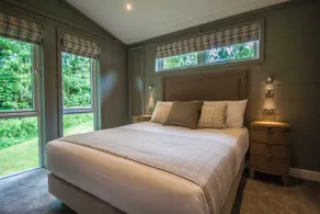 Maple Lodge | sleeps 6 - Hot Tub, Dog Friendly - 5* Visit England - Image 4