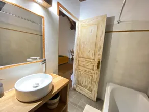 84B6 - Loft in charming 18th century farmhouse - Image 2