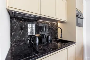 Bright 1BR Retreat (4PAX) with AC | Paris view - Image 3