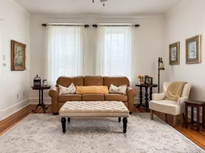 Bee's Knees - Private Heated Pool and Hot Tub, Dog Friendly, Wineries - Image 5