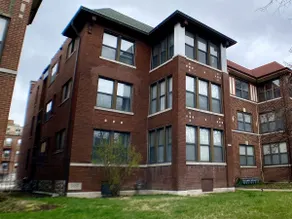 Steps to Metro &Forest Park,1st Fl King/Queen beds - Image 4