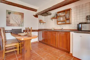 Apartment 5 - Image 4