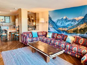 Walk to Sugar Mountain Resort: Ski, Golf & Hike! - Image 4