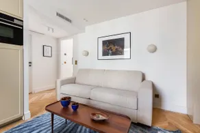 Modern 2BR/6P | steps to Moulin Rouge | with AC - Image 3