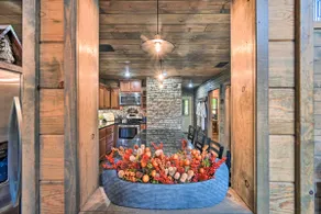 Luxe Broken Bow Cabin w/ Tesla Charging Station - Image 5