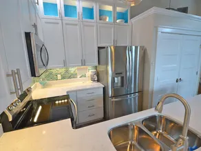 Coastal Chic with Premium Internet at Studio 589! - Image 4