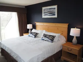 The Grand Getaway - Gorgeous and Great Location! - Image 4