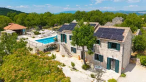 Villa Lugareva with 52 sqm private pool, 4 bedrooms, 4 bathrooms, summer kitchen, traditional environment, playground - Image 5