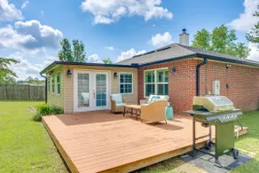 Spacious Home w/ Sunroom, 15 Mi to Pensacola! - Image 2
