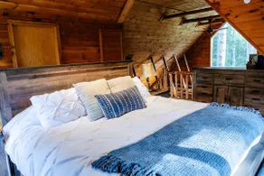 Private Cabin Retreat! Sauna, Trails & Lake Access - Image 4