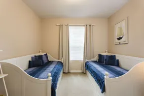 2BR|Mins to Convention Center, ICON & Universal - Image 3
