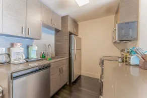Spacious 1BR close to Downtown w fast wifi w/ pool - Image 3