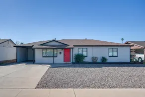 Relax Poolside: Central Group Getaway in Mesa! - Image 4