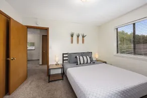 Cozy apartment near Lake Bella Vista - Image 4
