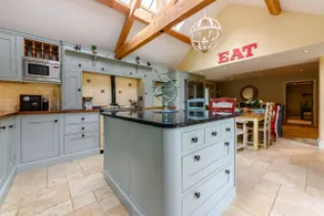 Spacious pet friendly property in the Cotswolds - Laurel Tree Cottage - Image 2