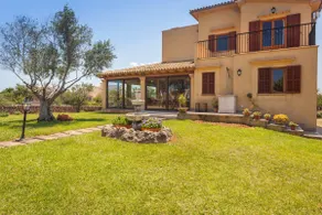 Modernes Landhaus mit Pool, Garten und Tieren - Image 4