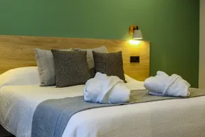Apartment with a hot tub - Image 3