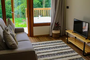 Apartment with a hot tub - Image 2