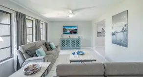 Island Time-Gulf Access Pool Villa with 3 King Beds - Image 4