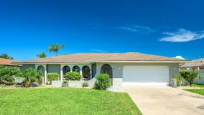Island Time-Gulf Access Pool Villa with 3 King Beds - Image 2