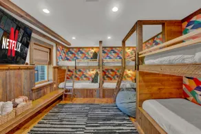 Creekside+Trout Fishing+Treehouse+Bunkroom+Jacuzzi - Image 3