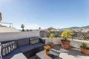 Appartement familial, 2 grandes terrasses, vue imprenable et piscine - Image 2