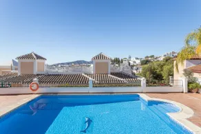 Appartement familial, 2 grandes terrasses, vue imprenable et piscine - Image 4