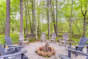 9 Mi to Sugar Mountain! Family Cabin w/ Fire Pit - Image 3