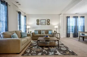 Pet-Friendly 3BR Home with Porch & Grill - Image 4