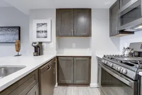 Sojourn  Courtland Towers w/ Private Balcony - Image 5