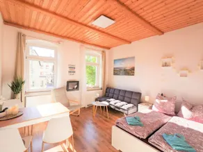 Rotmilan, up to 4 people, garden with pool & barbecue - Image 2