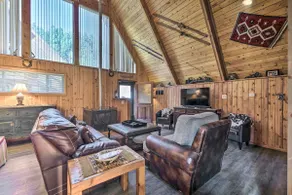 Ski-In/Ski-Out Red River Cabin w/ Mtn Views! - Image 3