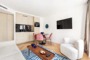 Comfortable 1BR/4PAX Saint-Georges | Moulin Rouge - Image 4