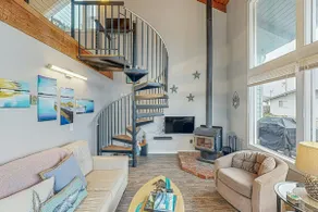 Dog-Friendly Beach House w/ Spectacular Ocean View - Image 3