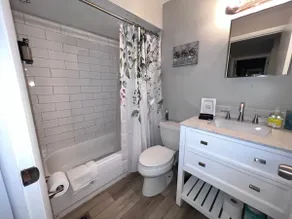 1br 1st floor: The Sage Sancuary! Prime Location - Image 5
