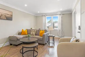 10 min walk to DT, stylish, free parking | IOB2 - Image 3