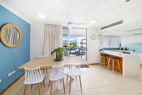 Central Coolum Penthouse with Rooftop Terrace - Image 4