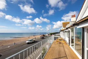 Casa vacacional con barbacoa, internet de alta velocidad y jardín | Vistas al mar - Image 2