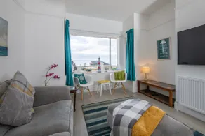 Casa vacacional con barbacoa, internet de alta velocidad y jardín | Vistas al mar - Image 4