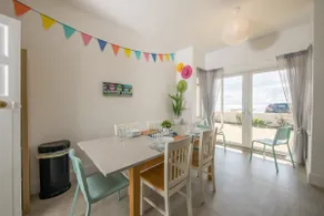Casa vacacional con barbacoa, internet de alta velocidad y jardín | Vistas al mar - Image 3